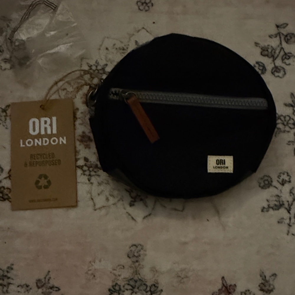ORI NWT London Dark Round Pouch with Zipper
